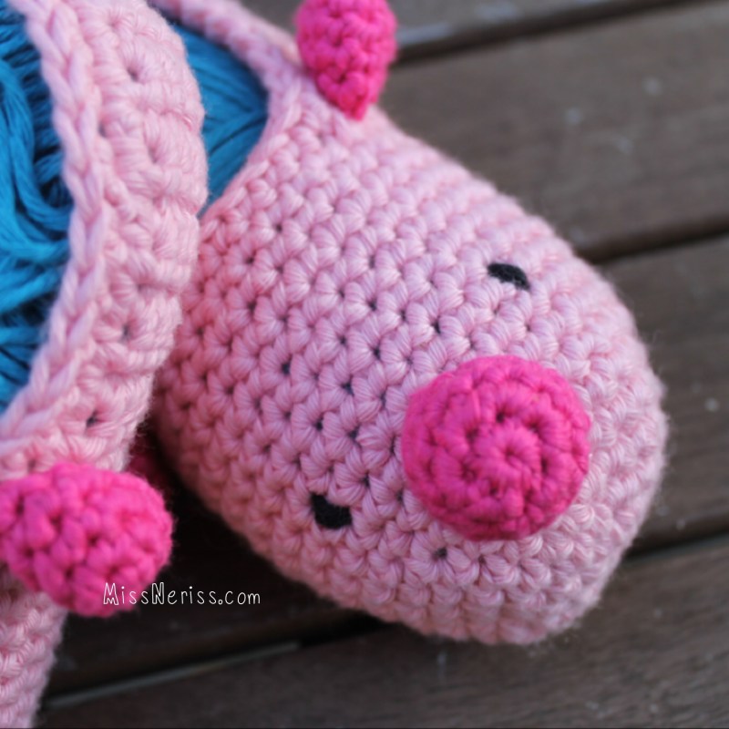 Little Piggy Slippers - free pattern