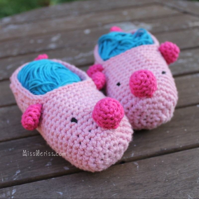 Little Piggy Slippers - free pattern