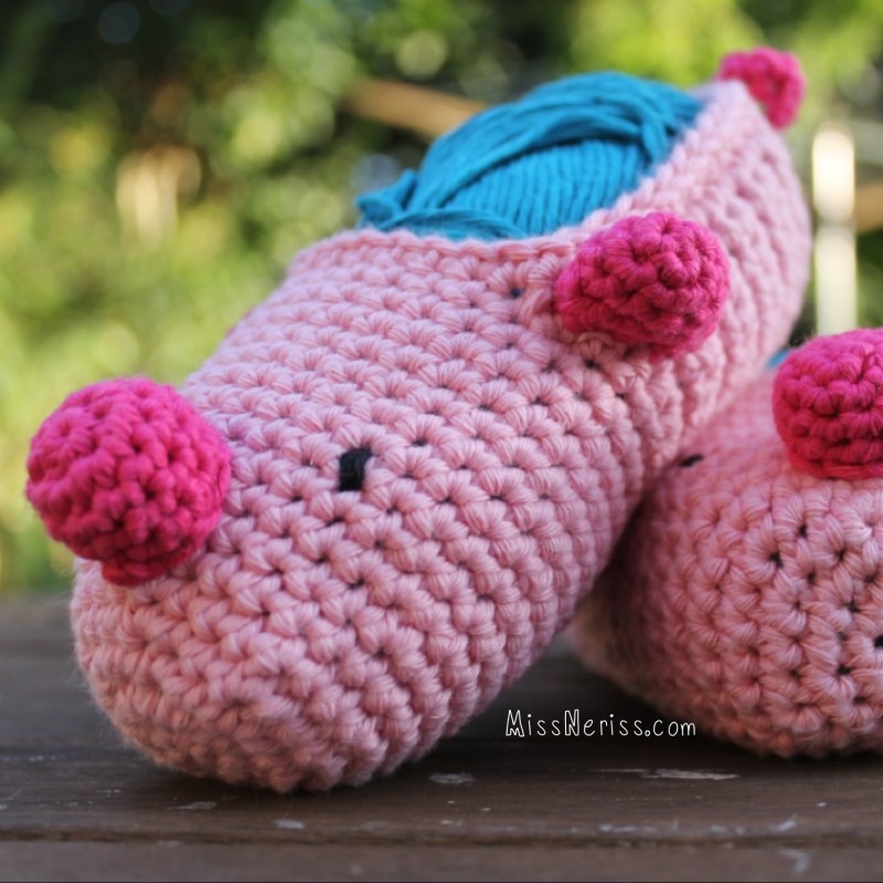 Little Piggy Slippers - free pattern