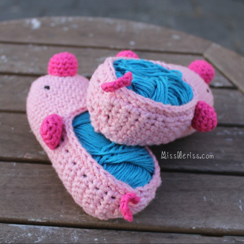 Little Piggy Slippers - free pattern