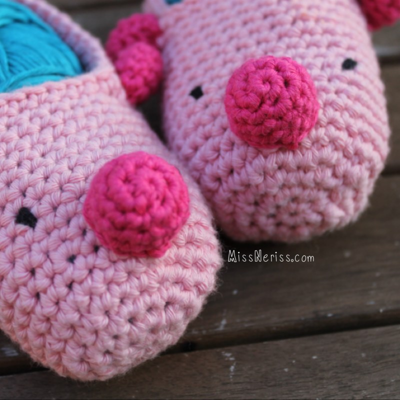 Little Piggy Slippers - free pattern