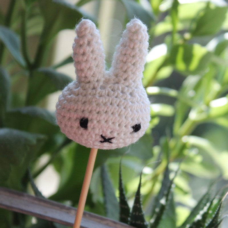 Miffy crochet cake pop on missneriss.com