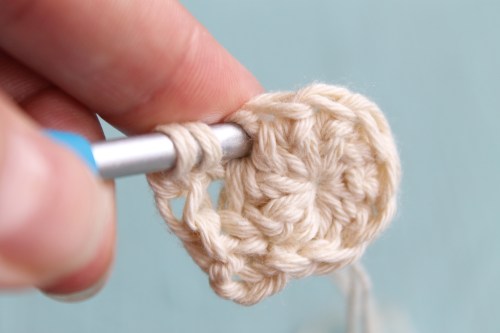 V-Stitch step 5 - DC into the same stitch