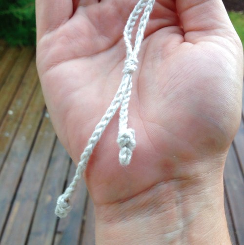 Tie the ends, then join together using a slipknot.