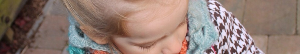 Merry Mini Christmas - Mini Santa Hat pattern from @missneriss