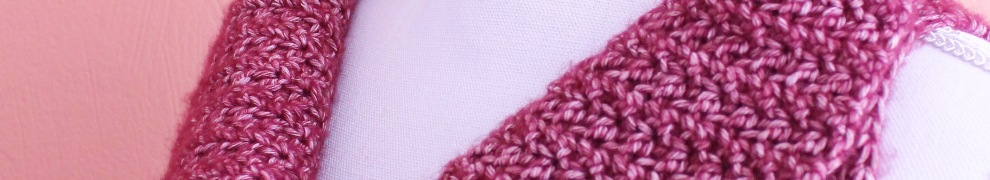 Standing collar on the crochet body warmer
