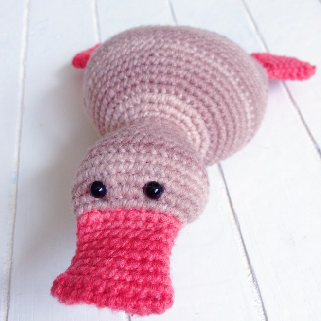 amigurumi duckling - free design by http://mrsemonessy.de