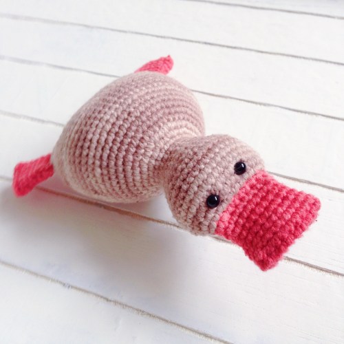 amigurumi duckling - free design by http://mrsemonessy.de