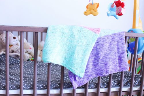 Colour Block Knit Blanket for Beginners using @Scheepjes Sunkissed by MissNeriss