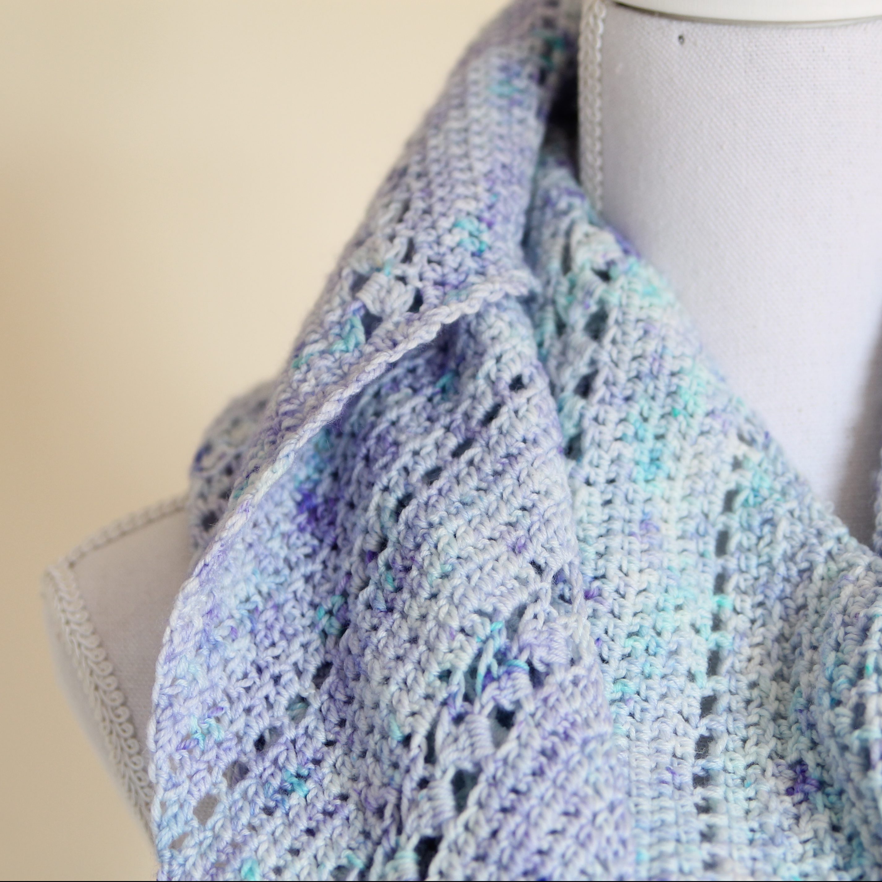 Miriem Shawl crochet pattern by @missneriss. Available on Ravelry