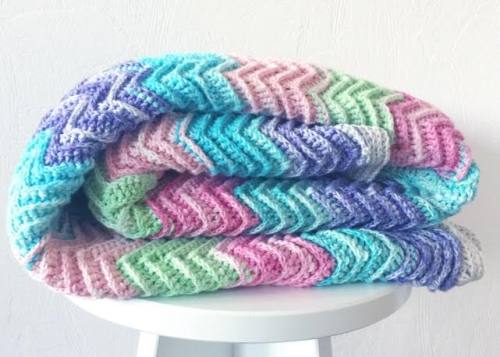 Textured Chevron Blanket free crochet pattern by Nerissa Muijs