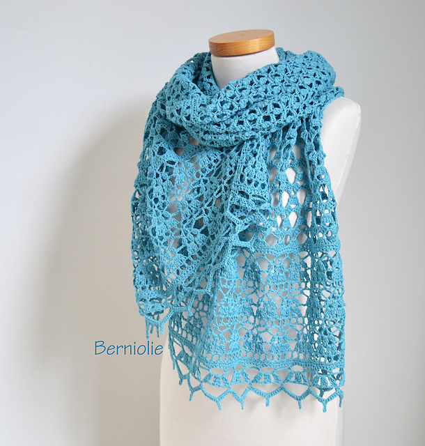 Noor Shawl by Berniolie, on Ravelry: http://www.ravelry.com/patterns/library/noor