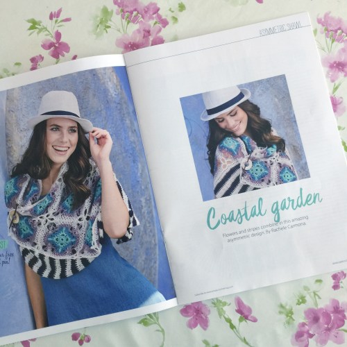 Coastal Garden shawl by Rachele Carmona. Read more on missneriss.com