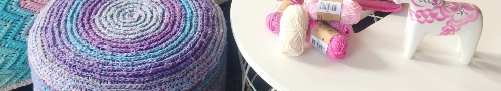 Katran crochet stool cover by Nerissa Muijs in Scheepjes Secret Garden http://shrsl.com/jj6p